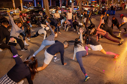 城市夜跑文化节,点亮全民运动新风尚 城市夜跑文化节,点亮全民运动新风尚