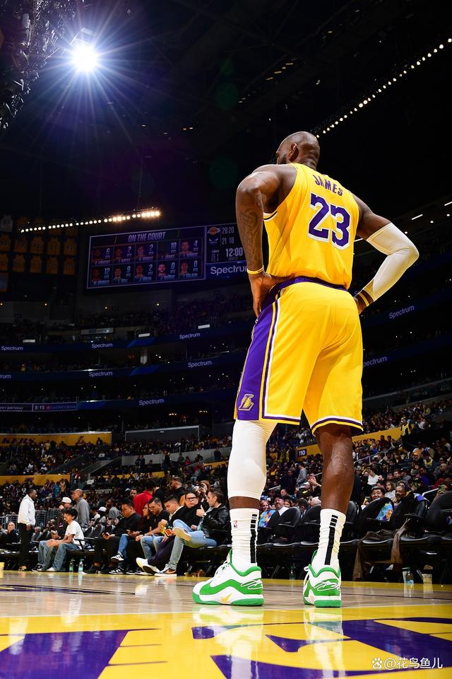 开云体育APP下载-&quot;湖人队斗志昂扬，延续胜利势头&quot;的简单介绍