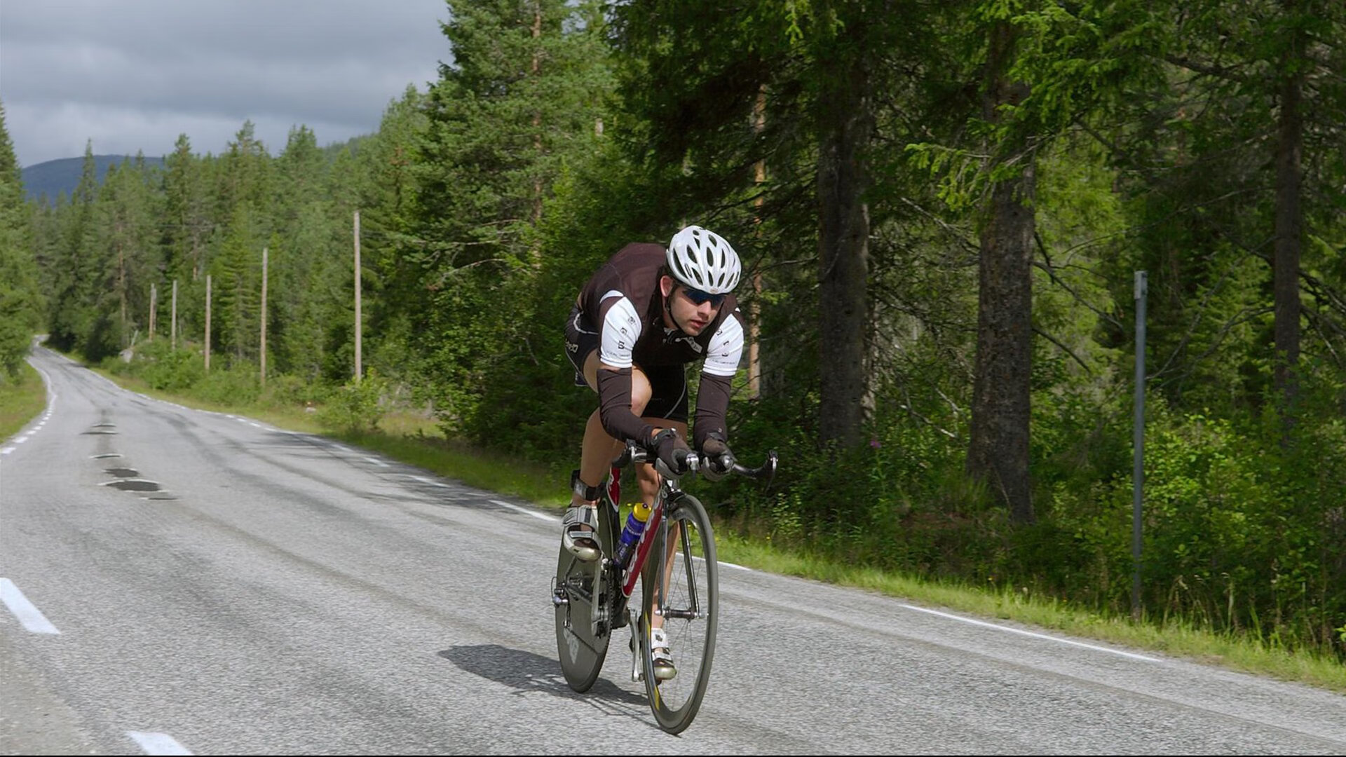 开云·Kaiyun网页版-2025轻艇马拉松：湖上竞技显英姿，赛艇马拉松